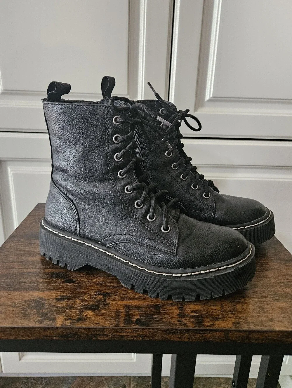 NWOB Sincerely Jules Grunge Goth Alternative Lug Sole Black Leather Combat Boots - Picture 3 of 7